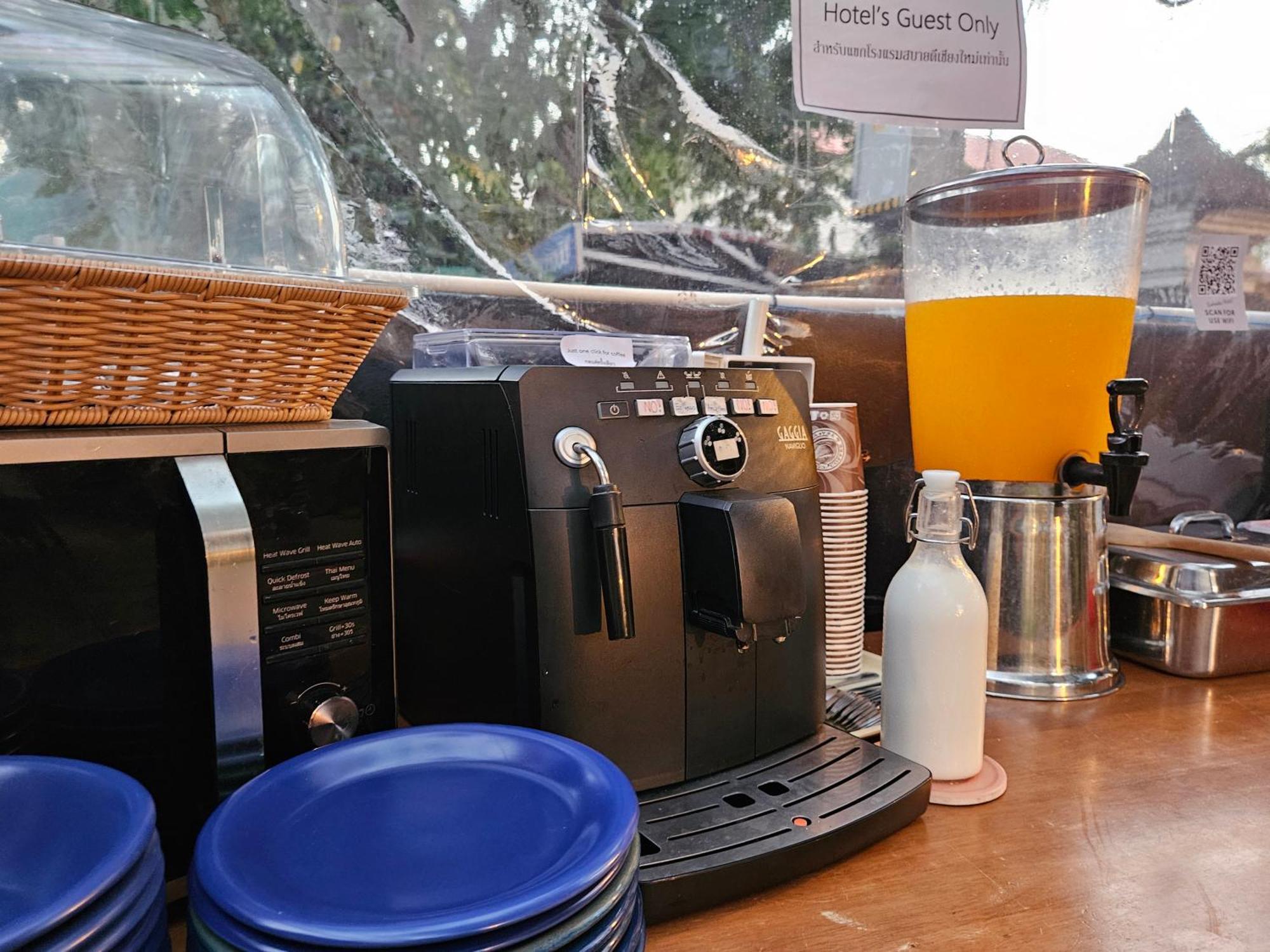 Sabaidee Chiangmai Hotel SHA Chiang Mai Bagian luar foto